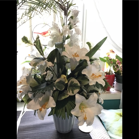 Only Craigslist VA. Beautiful floral arrangement - Picture 3 of 6